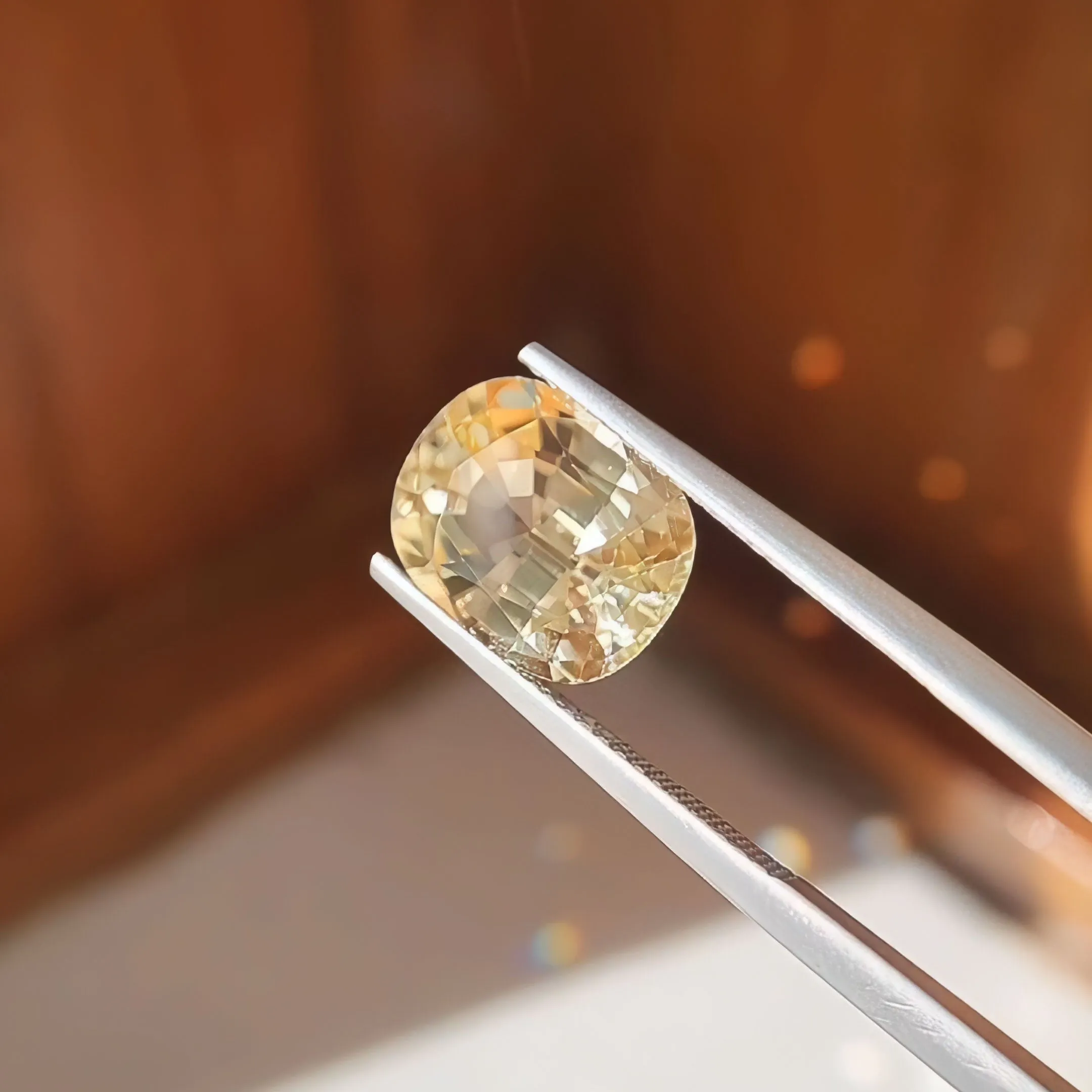 5.6ct Oval Sapphire Champagne Yellow Natural