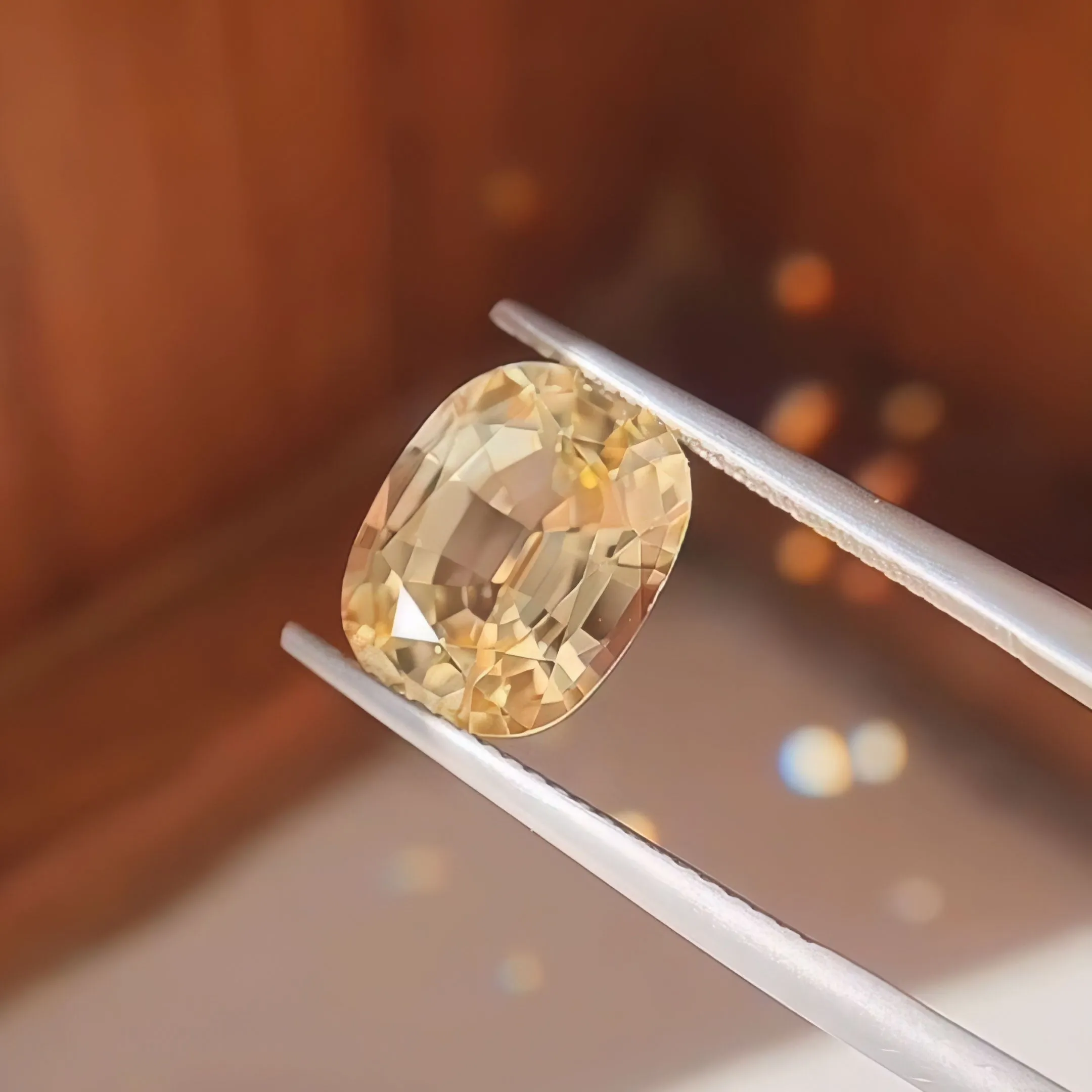 5.6ct Oval Sapphire Champagne Yellow Natural