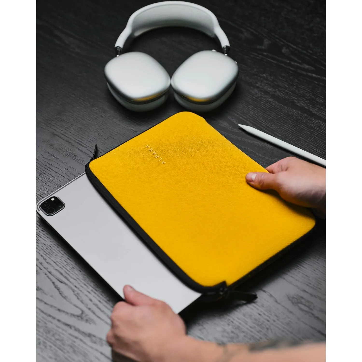 ALPAKA Slim Tablet Sleeve 12.9"