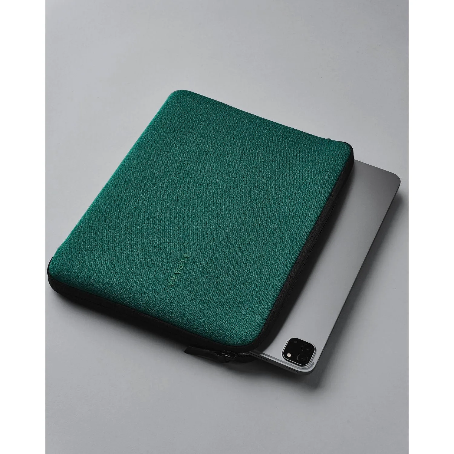 ALPAKA Slim Tablet Sleeve 12.9"