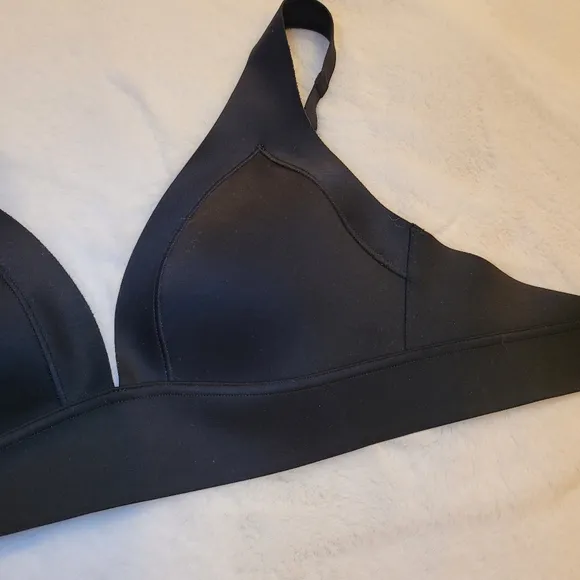 Athleta A-C Essential Bra Black Size Small