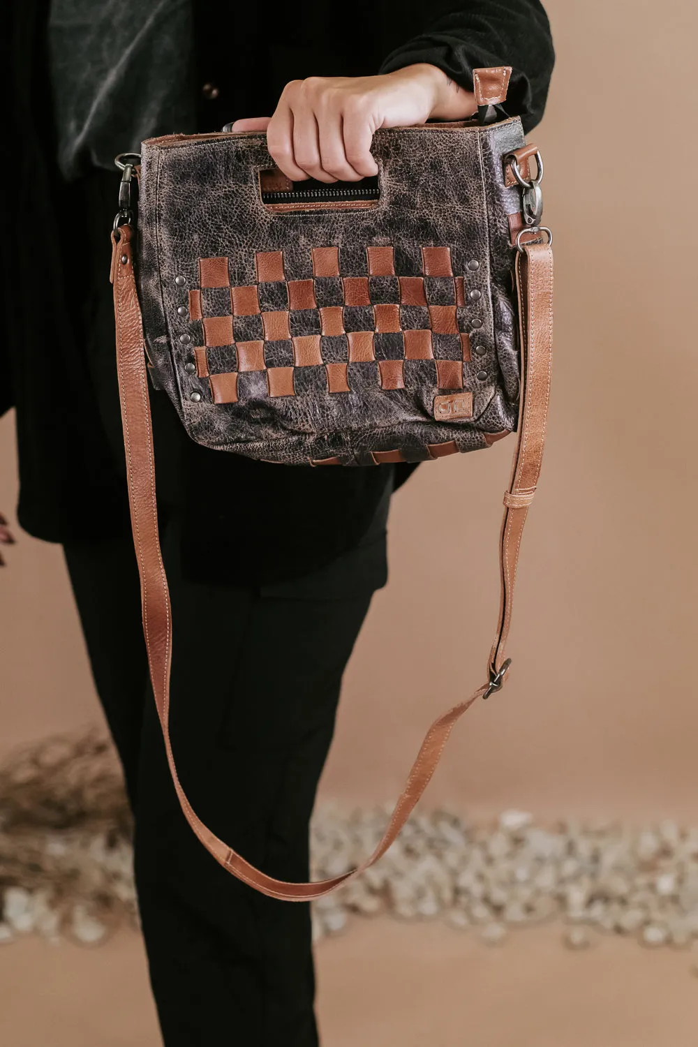 Bedstu Keiki, Black Lux Tan Rustic
