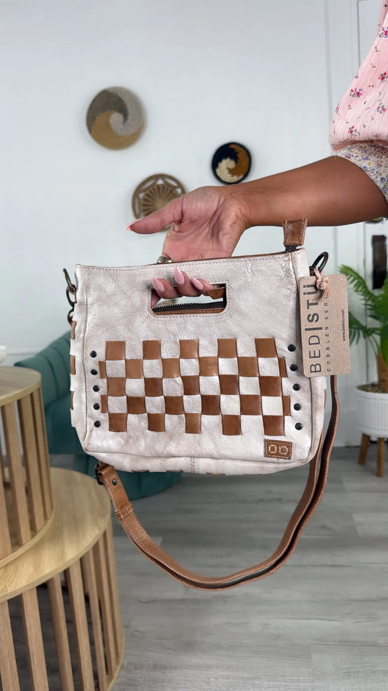 Bedstu Keiki, Nectar Lux Tan Rustic