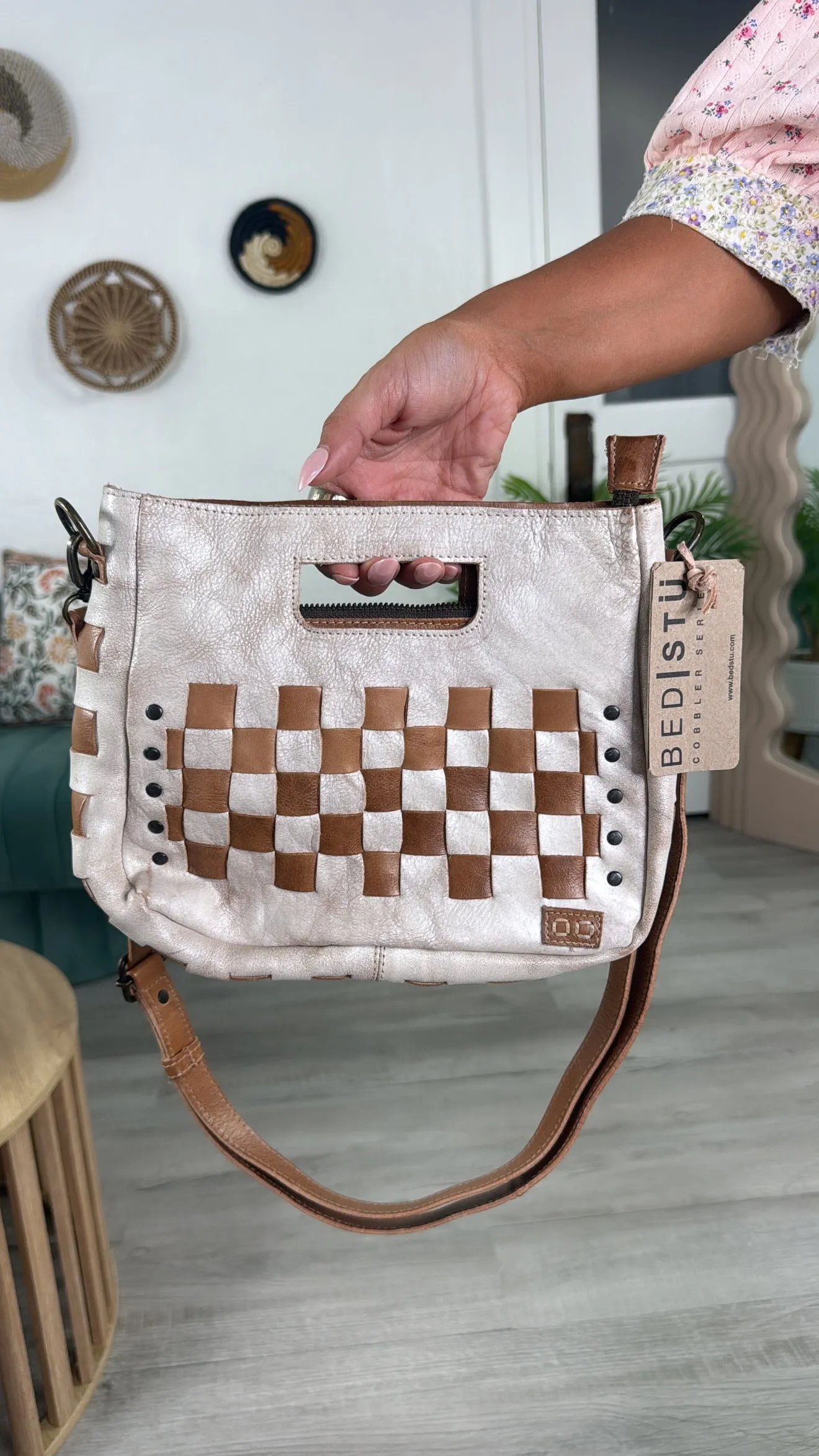 Bedstu Keiki, Nectar Lux Tan Rustic