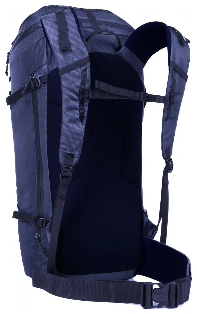 Chiru (32L) - India Ink, classic mountaineering pack