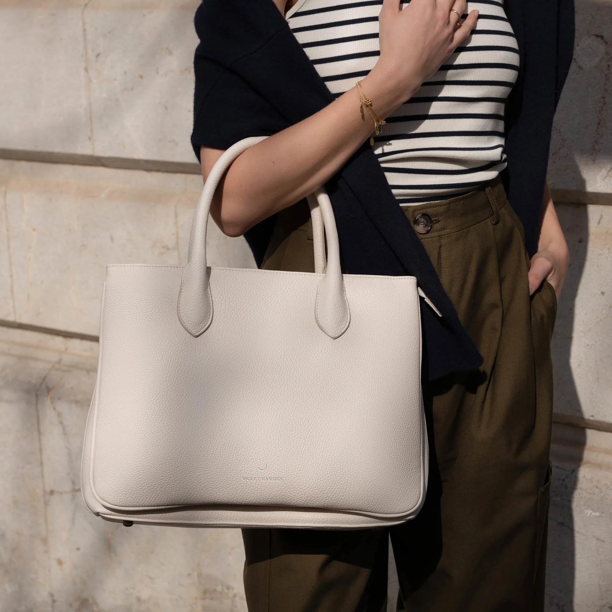 Essential Bag cream shoulder bag