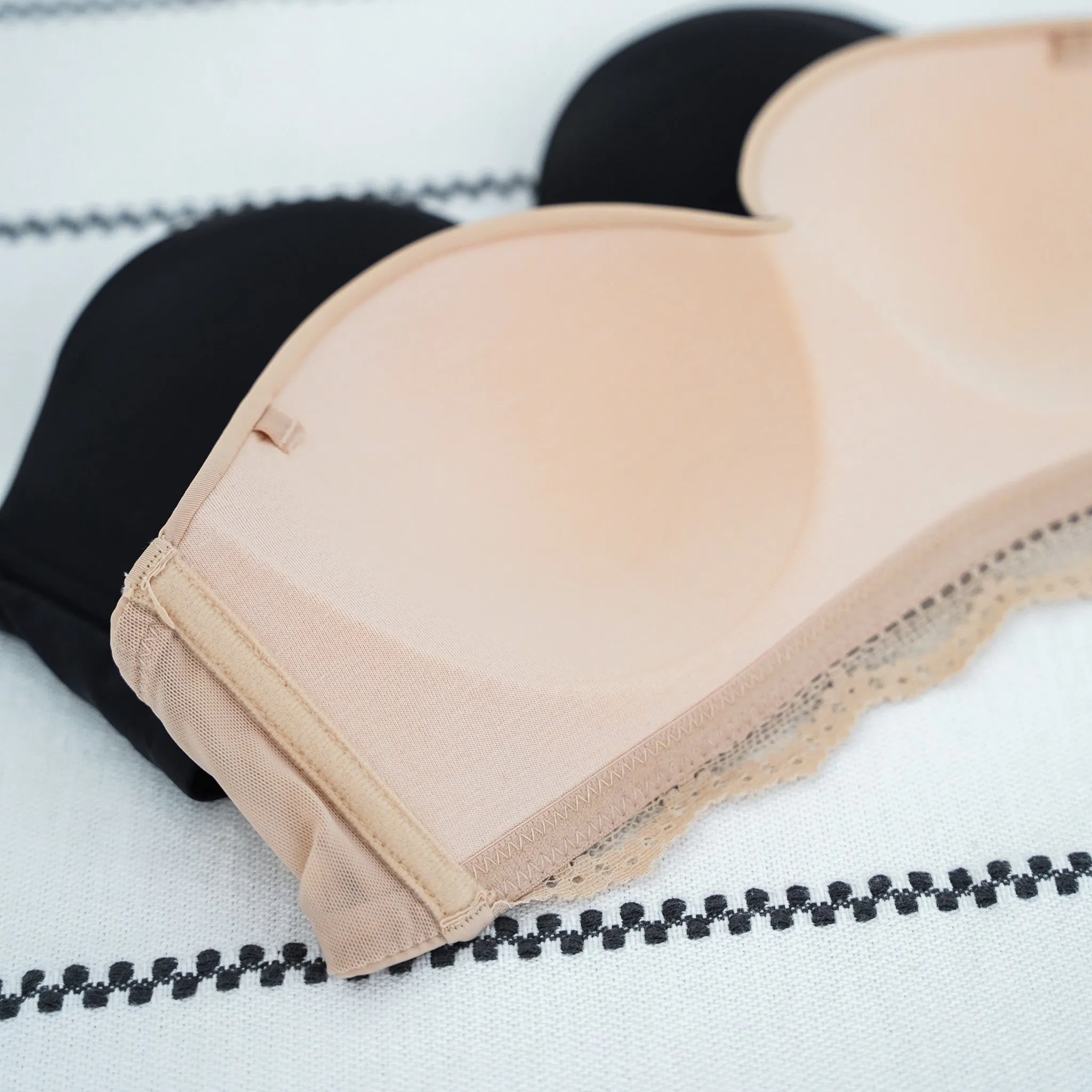 Flexi-Modal! Lightly-Lined Convertible Seamless Wireless Bra in Black