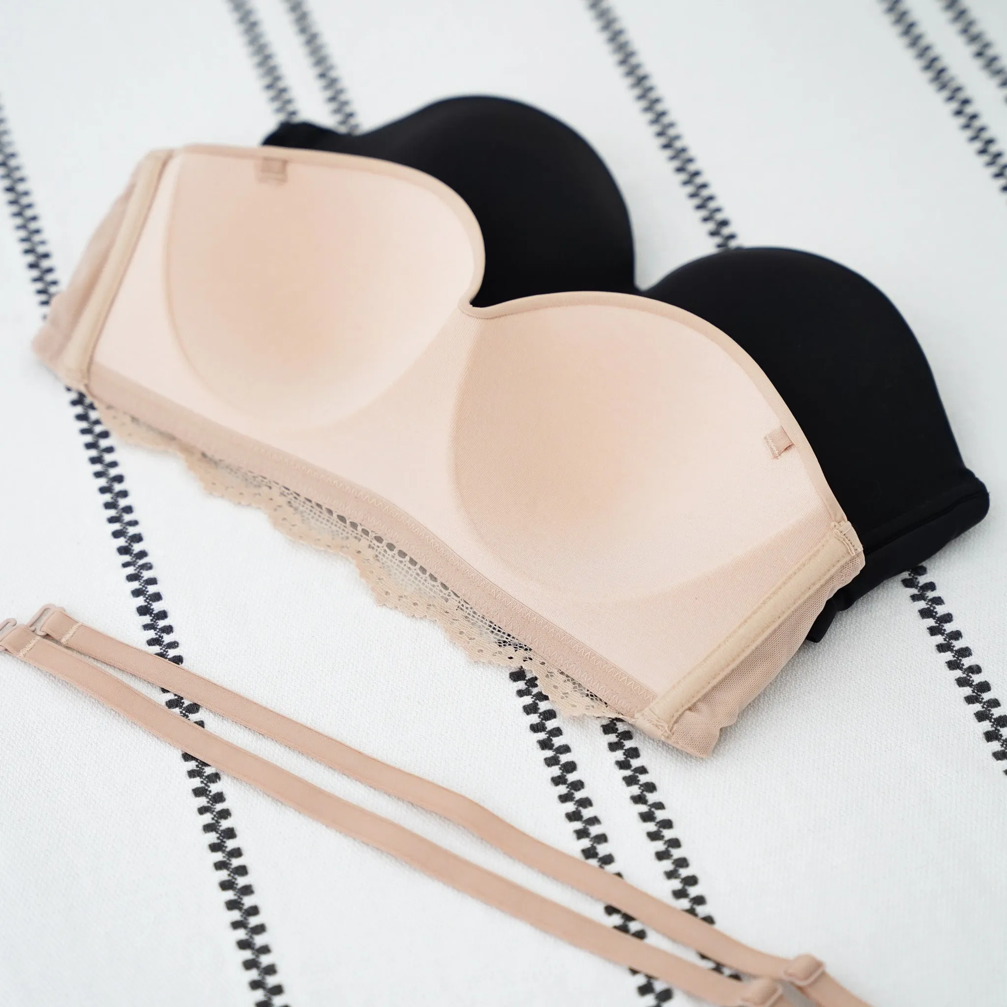 Flexi-Modal! Lightly-Lined Convertible Seamless Wireless Bra in Black