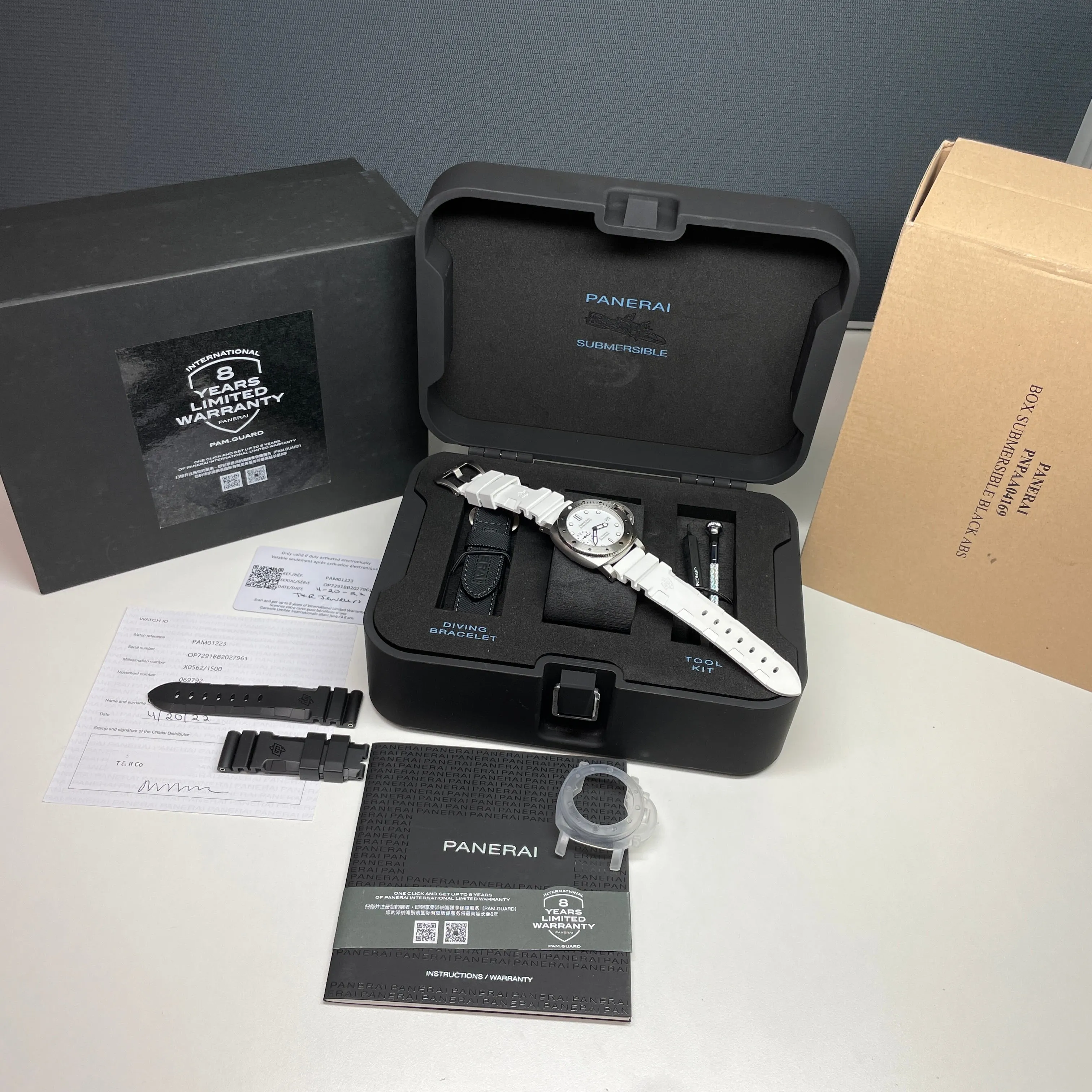 Pre-owned Panerai Submersible 42mm Bianco White PAM01223