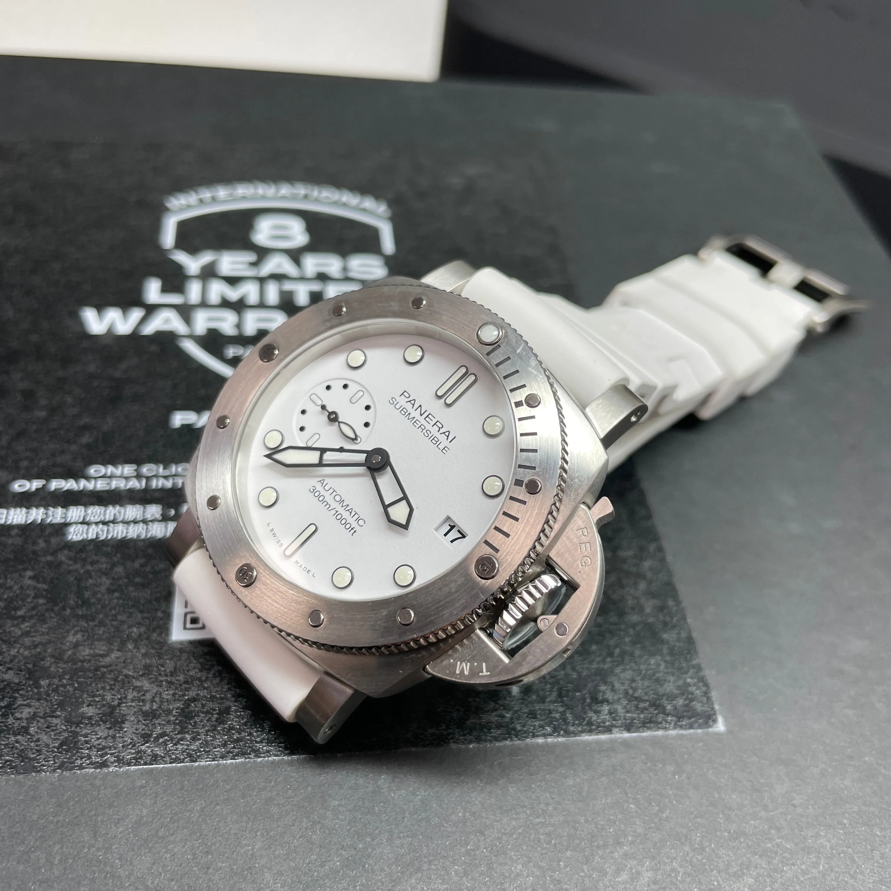 Pre-owned Panerai Submersible 42mm Bianco White PAM01223