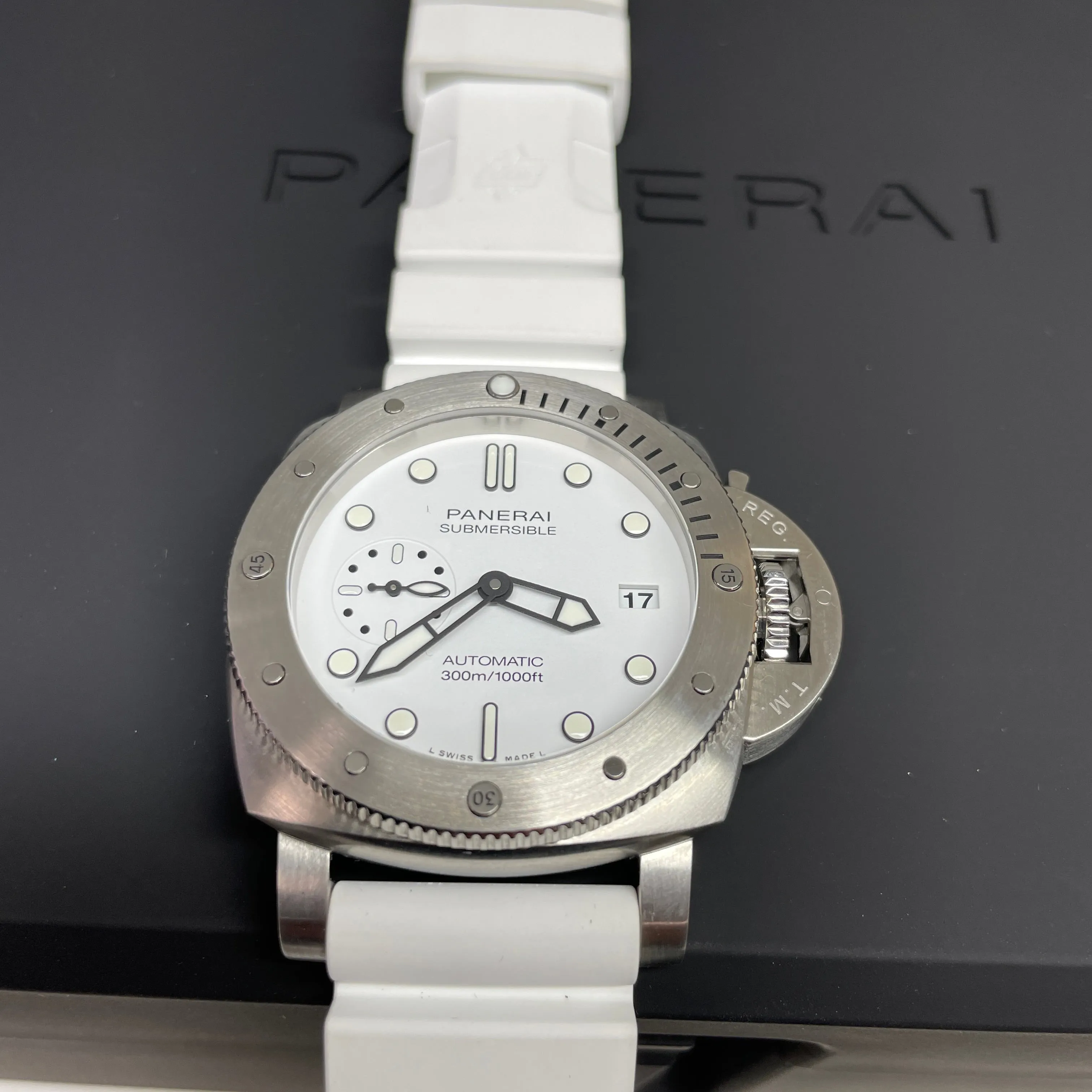 Pre-owned Panerai Submersible 42mm Bianco White PAM01223