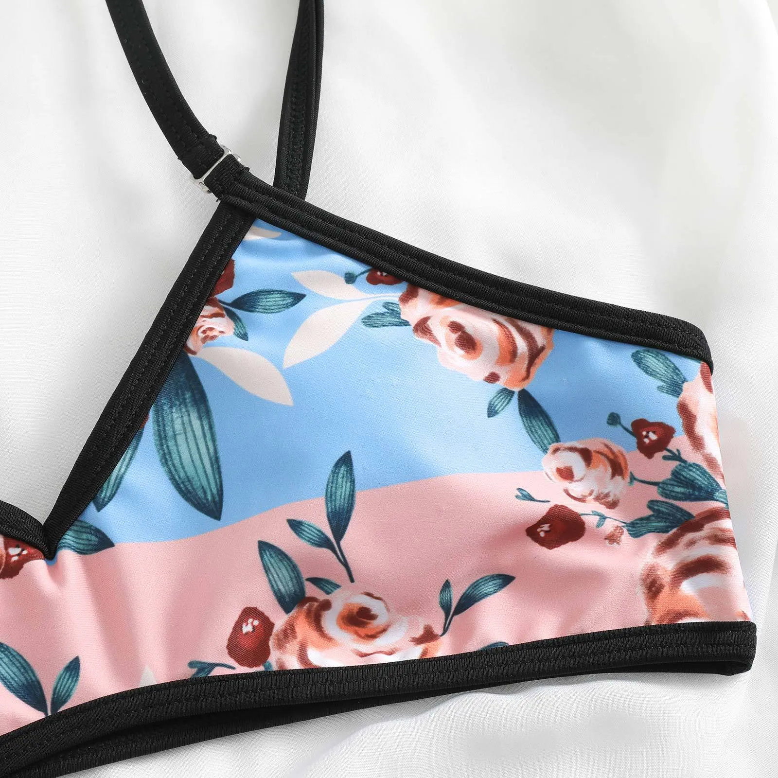 Printed Color-blocking Two-piece Bikini And Sarong Swimsuit Set - Picture 1 / S