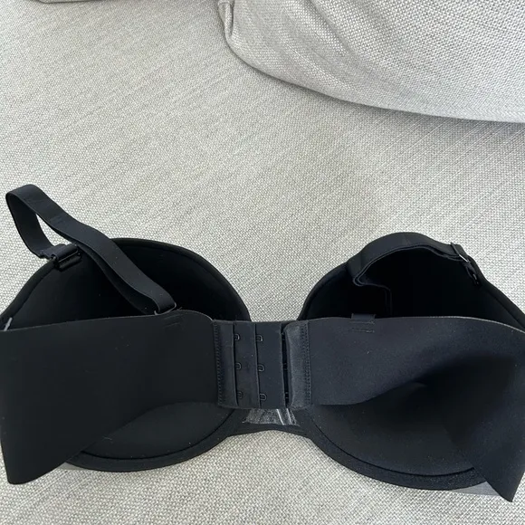 SPANX NEW  Up For Anything Strapless Bra 30022R