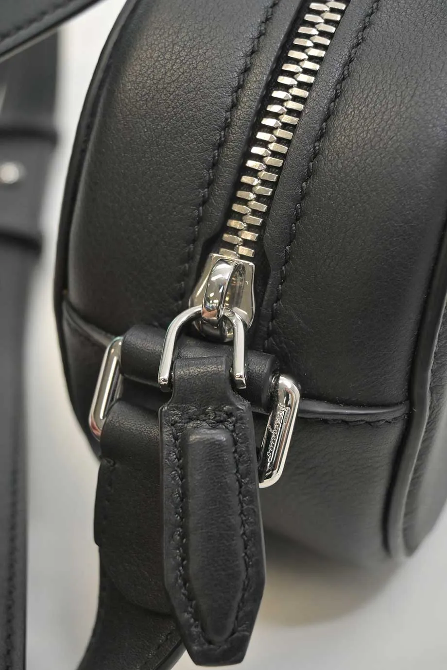 [WB6484] Salvatore Ferragamo | Cross-Body Bag
